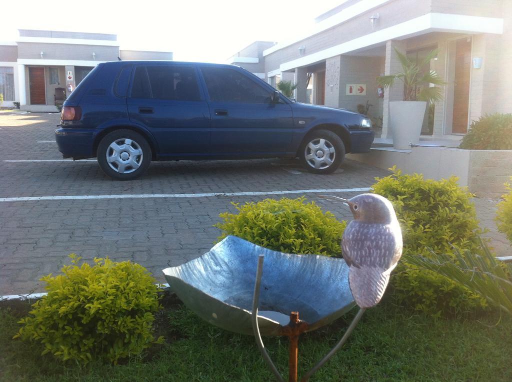 Hill View Inn Serowe Экстерьер фото